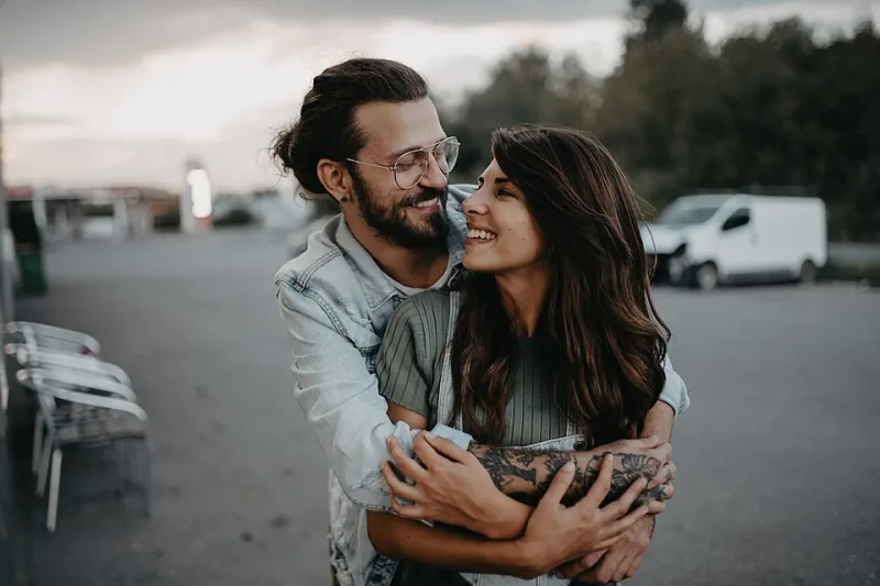When Everything Goes Sideways, This Is What Strong Couples Actually Do